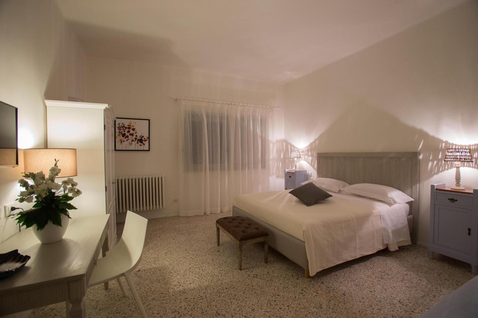 ガラティーナ Li Pappi Antico Casale Bed & Breakfast 部屋 写真