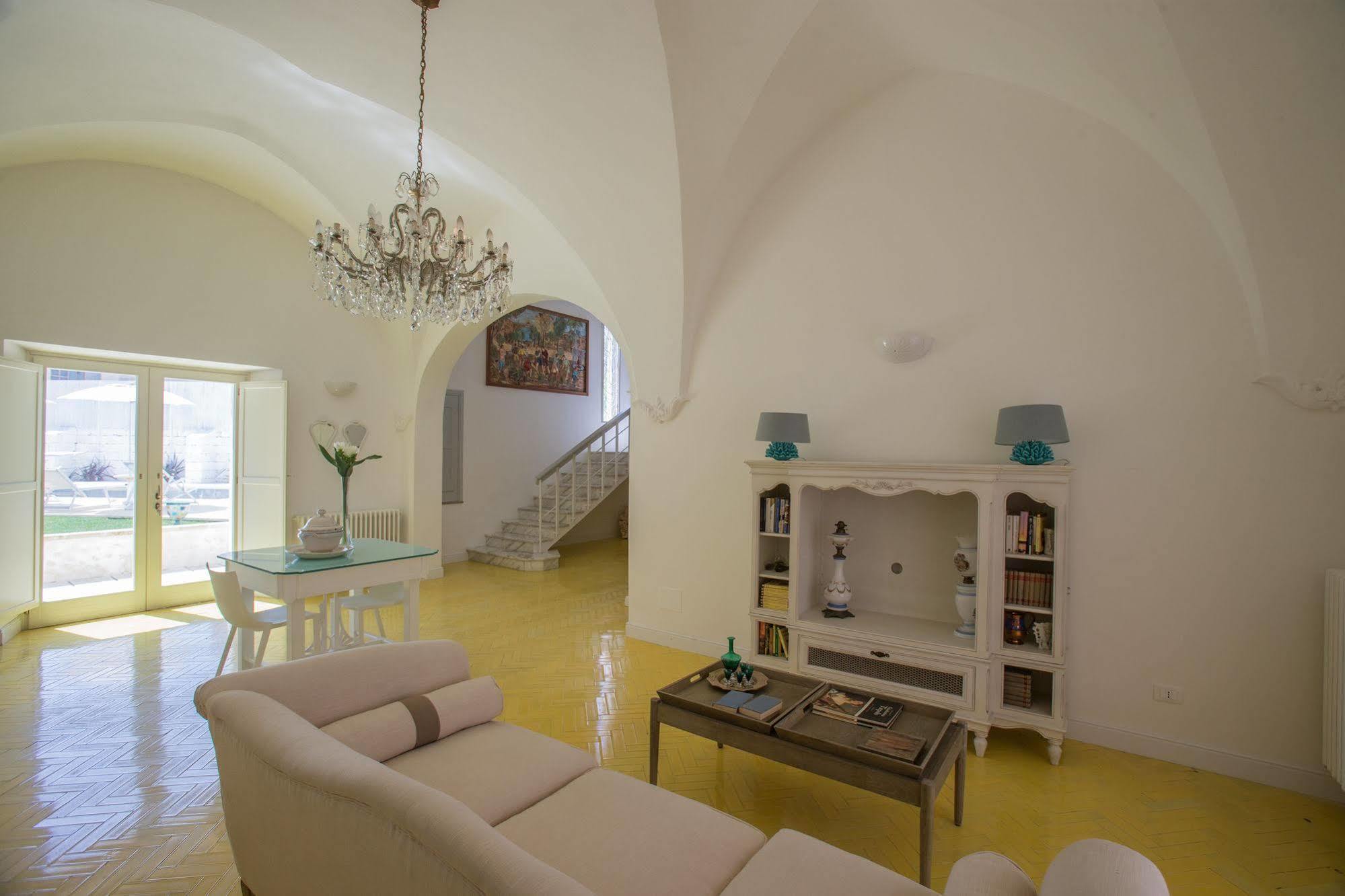 ガラティーナ Li Pappi Antico Casale Bed & Breakfast エクステリア 写真