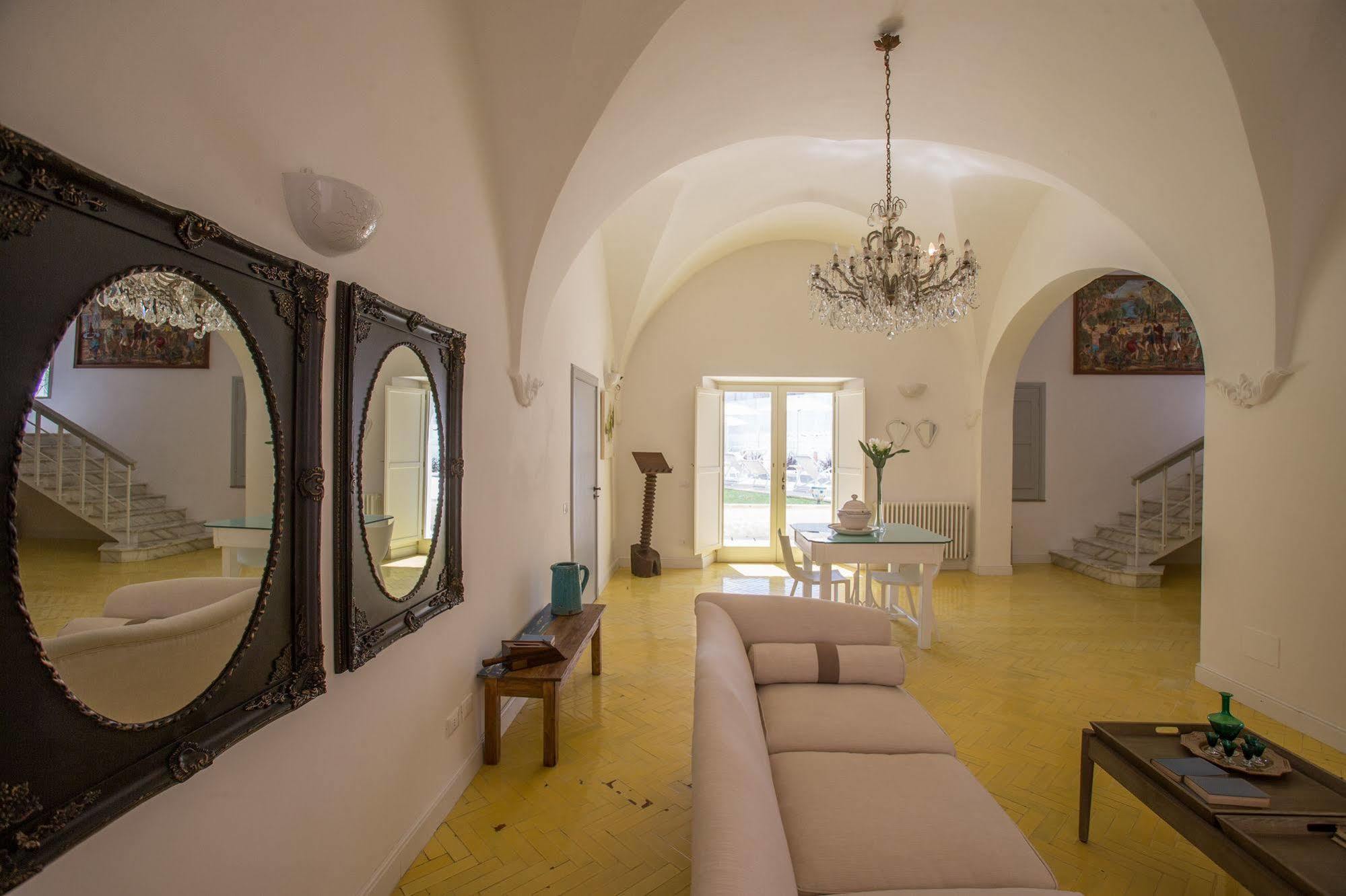 ガラティーナ Li Pappi Antico Casale Bed & Breakfast エクステリア 写真