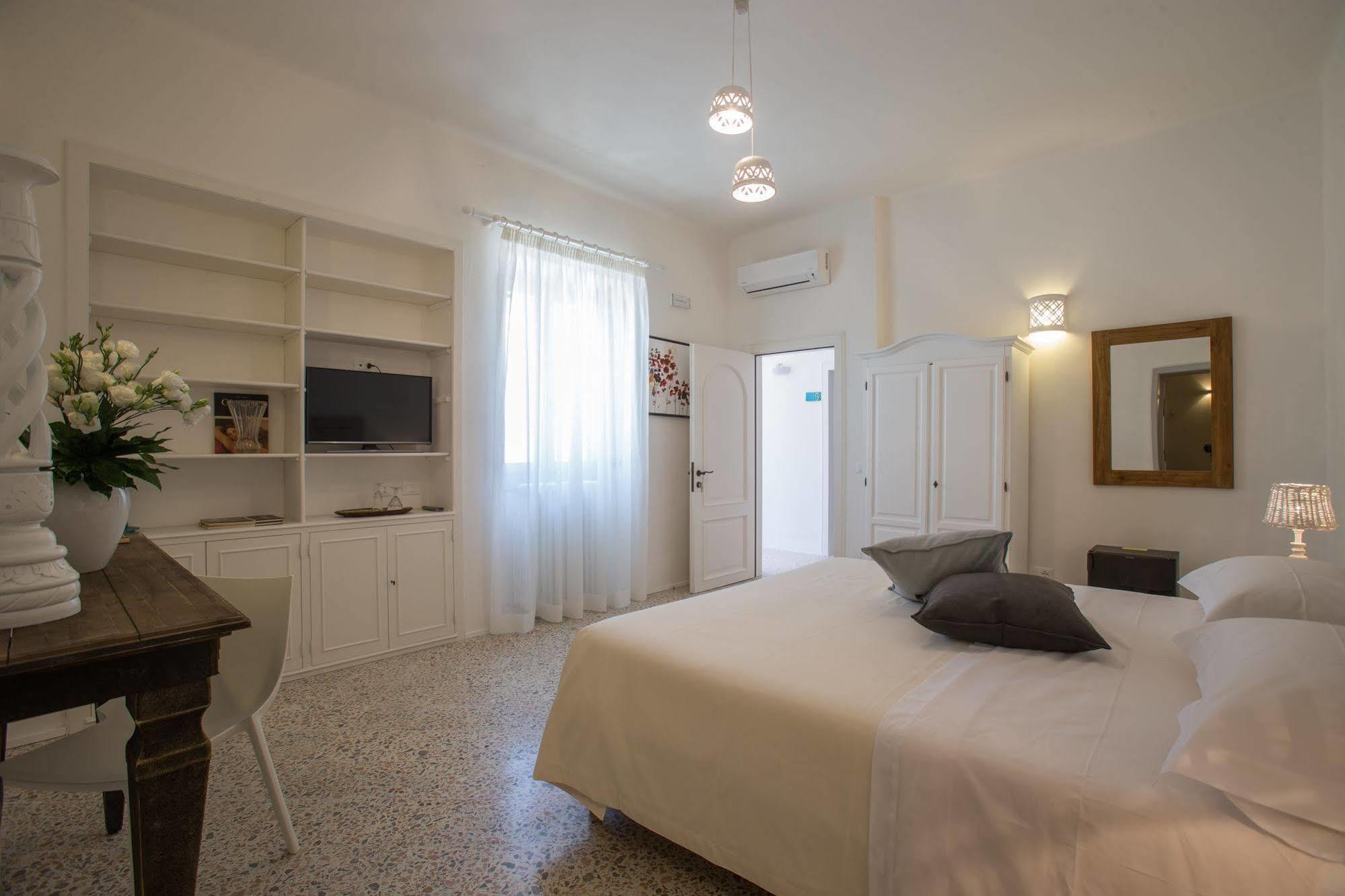 ガラティーナ Li Pappi Antico Casale Bed & Breakfast エクステリア 写真