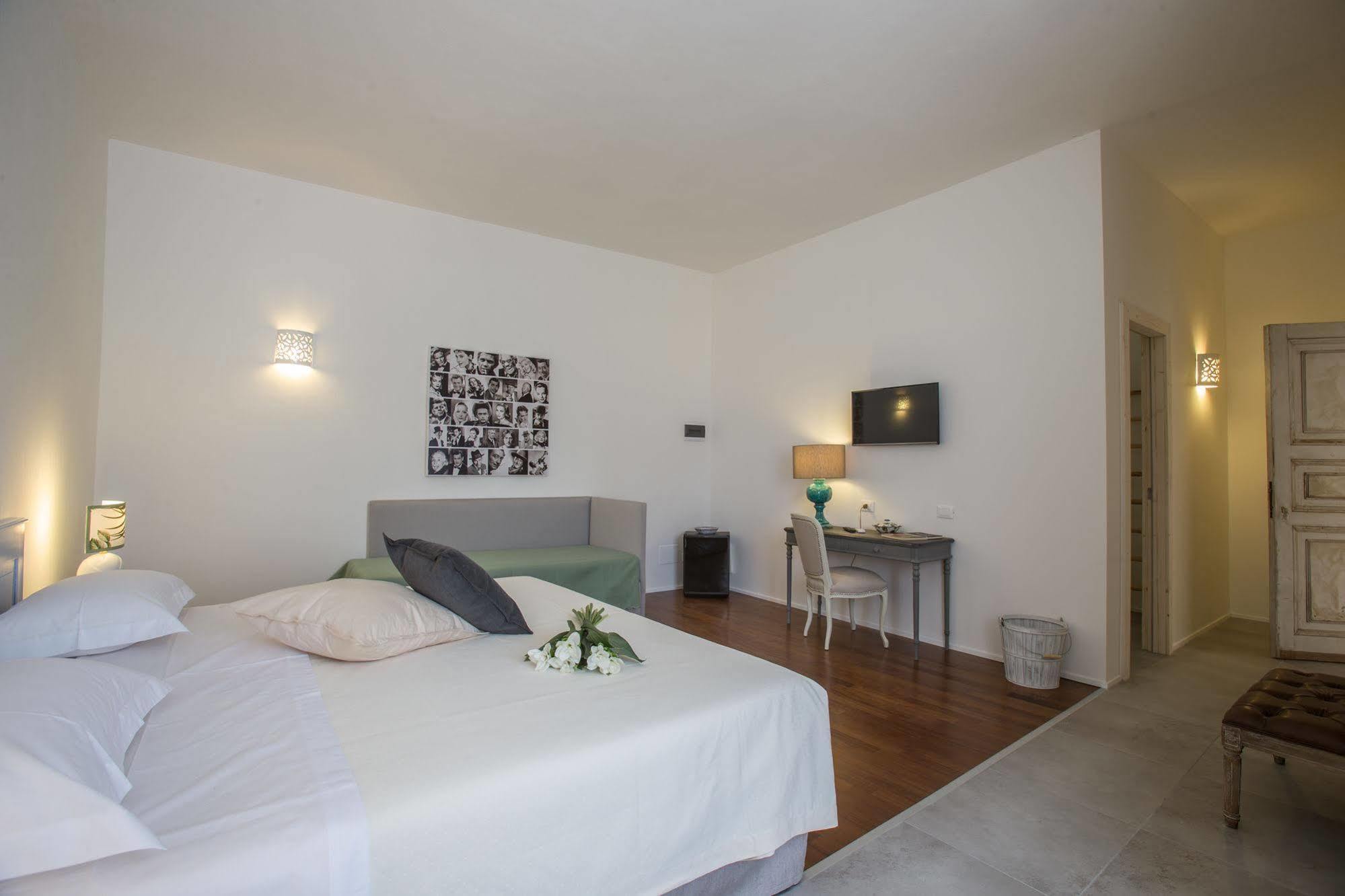 ガラティーナ Li Pappi Antico Casale Bed & Breakfast エクステリア 写真