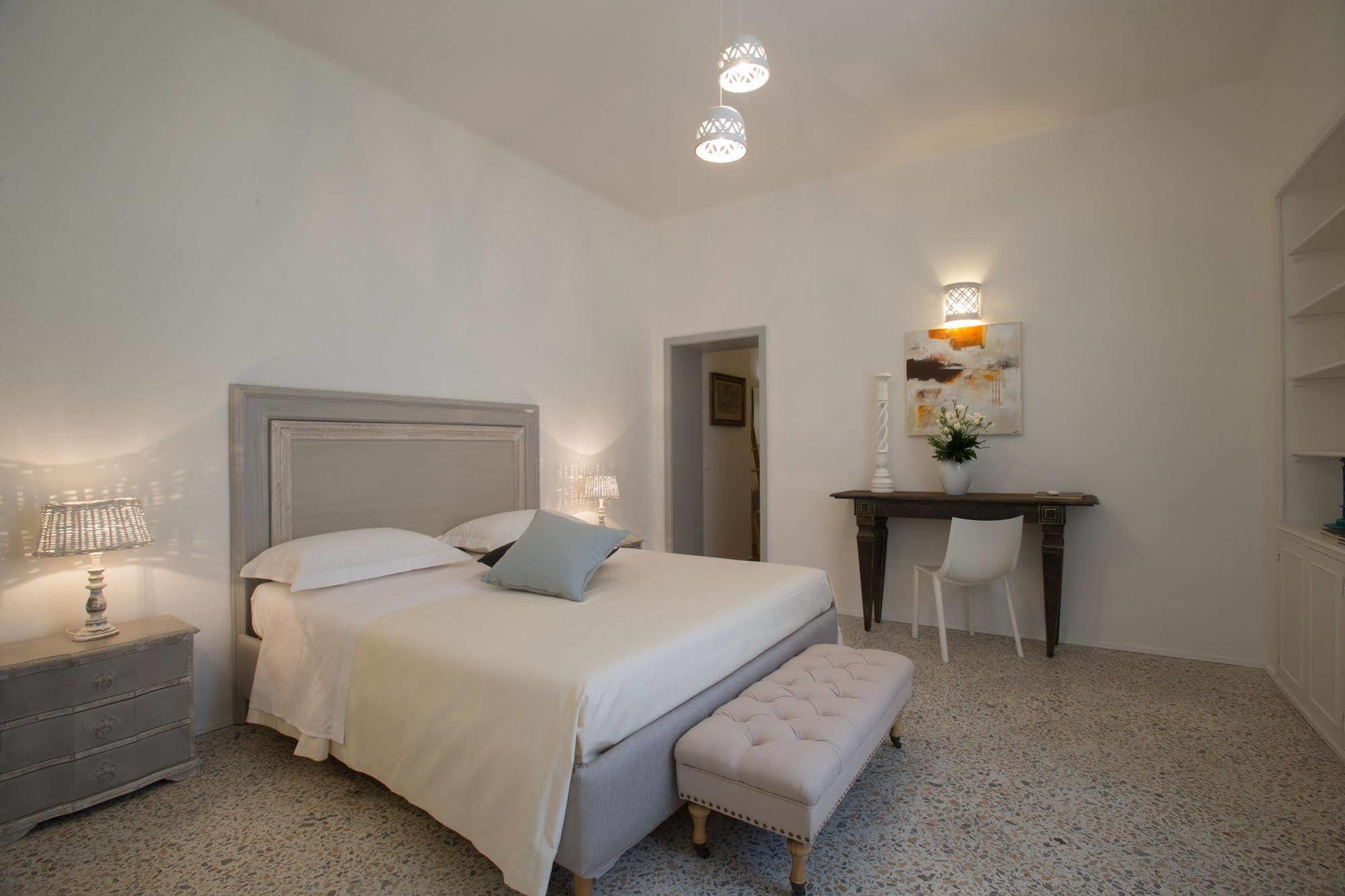 ガラティーナ Li Pappi Antico Casale Bed & Breakfast エクステリア 写真